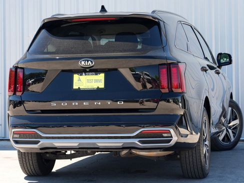 Used 2021 Kia Sorento S image 4