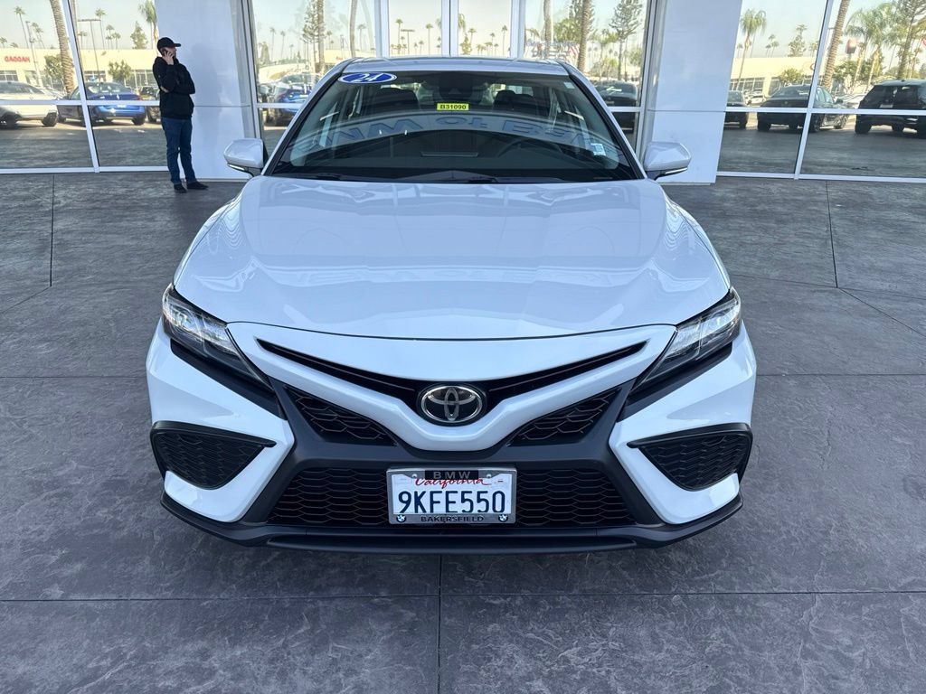 Used 2024 Toyota Camry SE FWD image 2