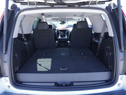 Used 2020 Cadillac Escalade Luxury image 8