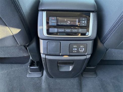 Used 2024 Subaru Ascent Premium w/ Convenience Package image 19