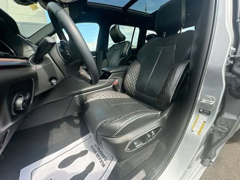 Used 2022 Jeep Grand Cherokee Summit w/ Luxury Tech Group V AWD/4WD image 13