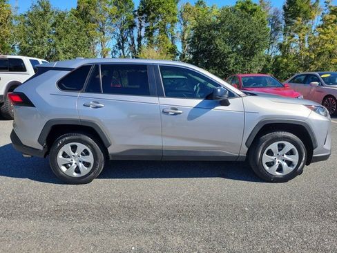 Used 2022 Toyota RAV4 LE image 3