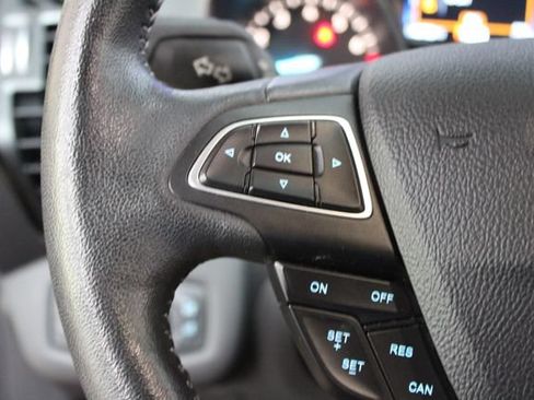 Used 2019 Ford Escape Titanium AWD/4WD image 16