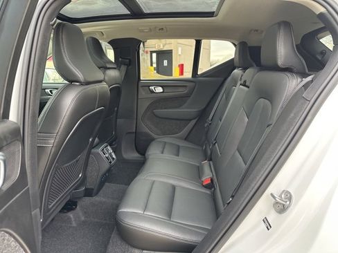 Certified 2025 Volvo XC40 B5 Core image 11