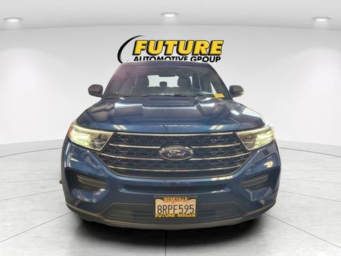 Used 2020 Ford Explorer XLT w/ Comfort Package AWD/4WD image 2