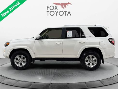 Used 2018 Toyota 4Runner SR5 Premium AWD/4WD image 3