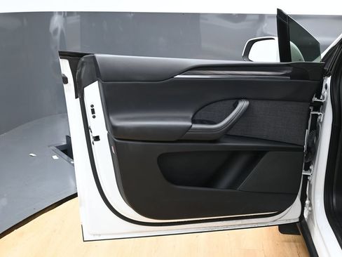 Used 2024 Tesla Model X AWD/4WD image 40