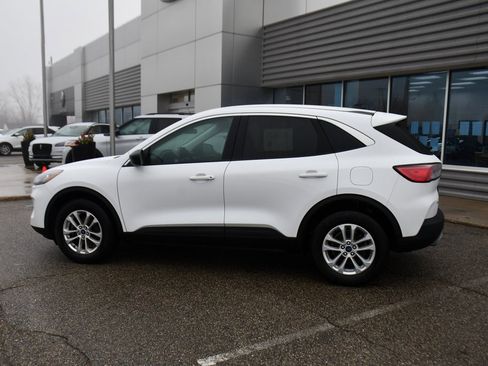 Used 2022 Ford Escape SE w/ Cold Weather Package image 3