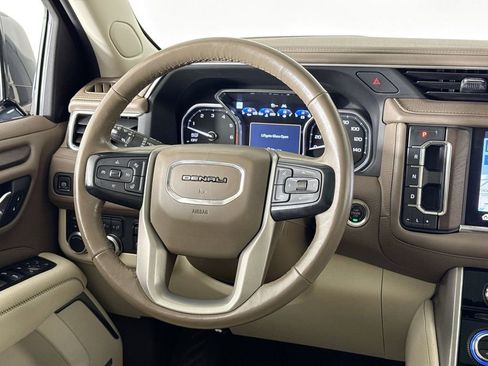Used 2021 GMC Yukon Denali w/ Denali Premium Package image 20