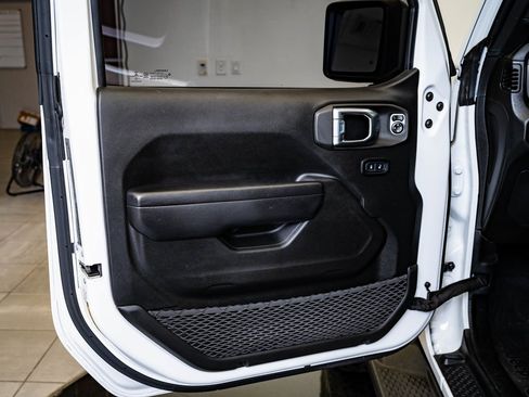 Used 2022 Jeep Wrangler Willys image 22