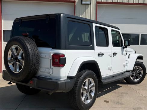 Used 2019 Jeep Wrangler Unlimited Sahara w/ LED Lighting Group AWD/4WD image 25