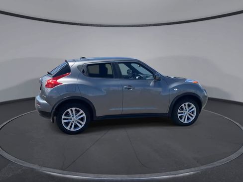 Used 2011 Nissan Juke SV AWD/4WD image 2