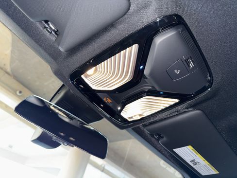 Used 2025 BMW M3 Competition w/ Executive Package image 31