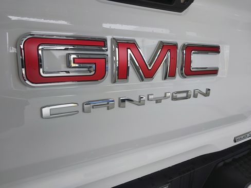 Used 2023 GMC Canyon Elevation w/ Convenience Package image 32