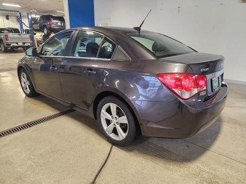 Used 2014 Chevrolet Cruze LT image 2