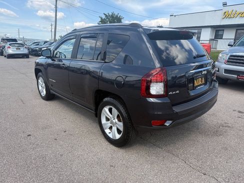 Used 2014 Jeep Compass Latitude w/ Sun/Sound Group AWD/4WD image 8