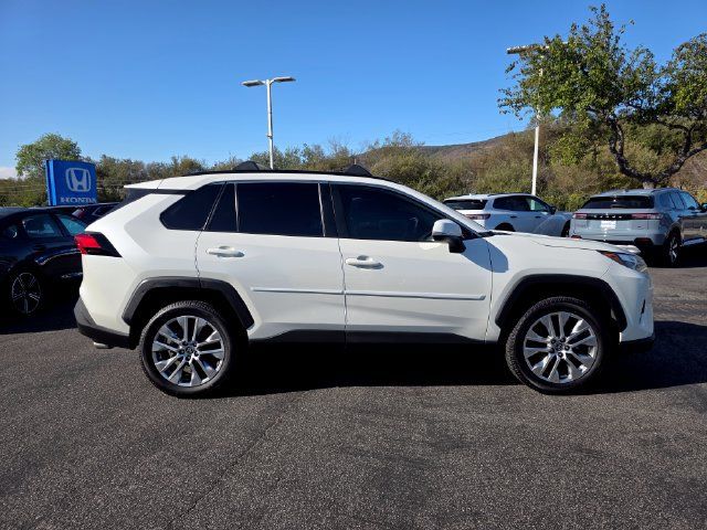 Used 2022 Toyota RAV4 XLE Premium AWD/4WD image 7