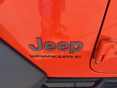 Used 2023 Jeep Wrangler Rubicon w/ LED Lighting Group image 10