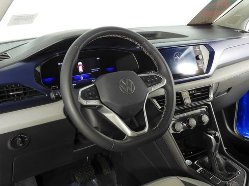 Used 2023 Volkswagen Taos SE AWD/4WD image 30
