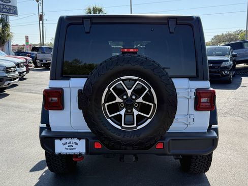 Used 2024 Jeep Wrangler Unlimited Rubicon w/ Technology Group AWD/4WD image 5