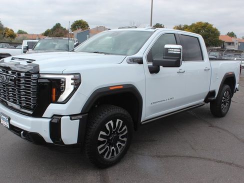 New 2026 GMC Sierra 3500 Denali Ultimate image 14