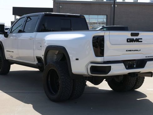 Used 2025 GMC Sierra 3500 Denali Ultimate AWD/4WD image 4