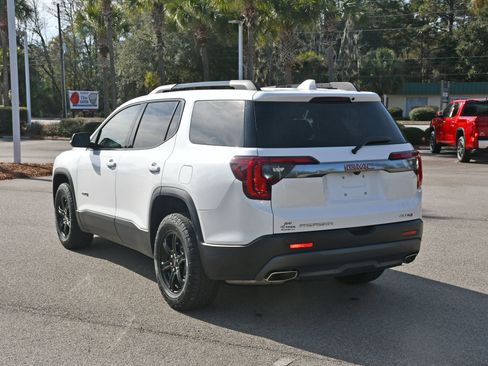Used 2022 GMC Acadia AT4 w/ Technology Package image 4