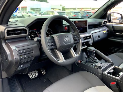 Used 2025 Toyota Tacoma TRD Sport AWD/4WD image 18