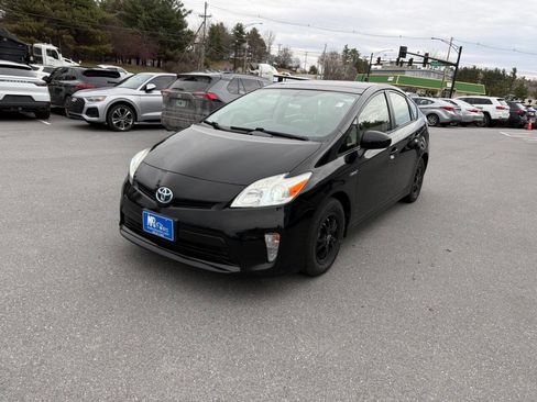 Used 2013 Toyota Prius Four w/ Deluxe Solar Roof Pkg image 2