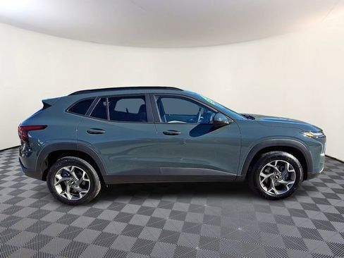 Certified 2025 Chevrolet Trax LT FWD image 7