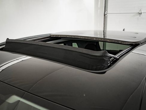 Used 2023 Audi Q5 2.0T Premium w/ Convenience Package image 14