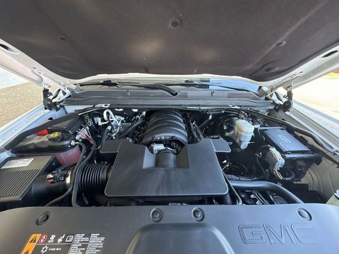 Certified 2019 GMC Yukon Denali w/ Denali Ultimate Package AWD/4WD image 31