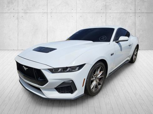 Used 2024 Ford Mustang GT Premium RWD image 4