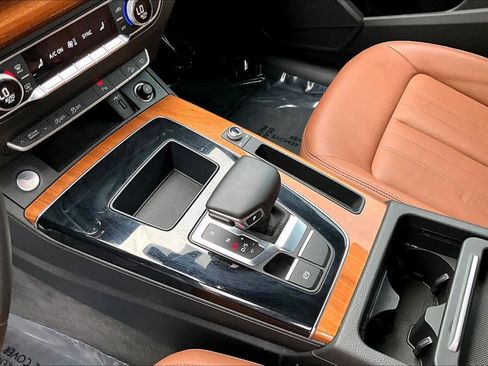 Used 2021 Audi Q5 Premium w/ Convenience Package image 16