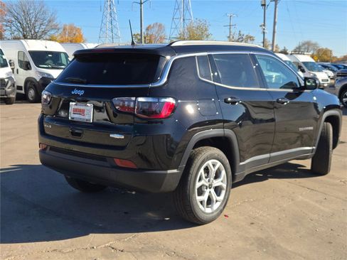 New 2026 Jeep Compass Latitude image 12