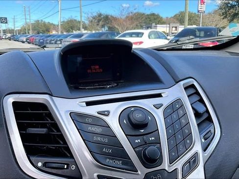 Used 2012 Ford Fiesta SE image 13
