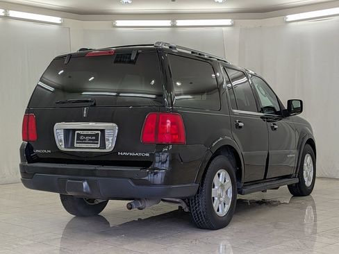 Used 2006 Lincoln Navigator Luxury AWD/4WD image 9