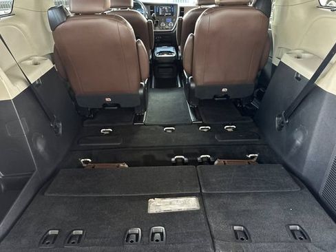 Used 2016 Toyota Sienna Limited FWD image 18