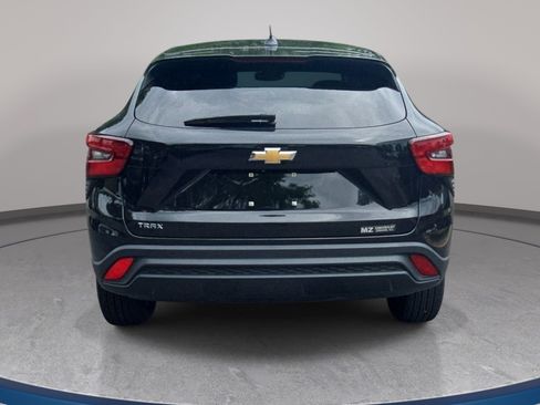 Used 2024 Chevrolet Trax LS FWD image 6
