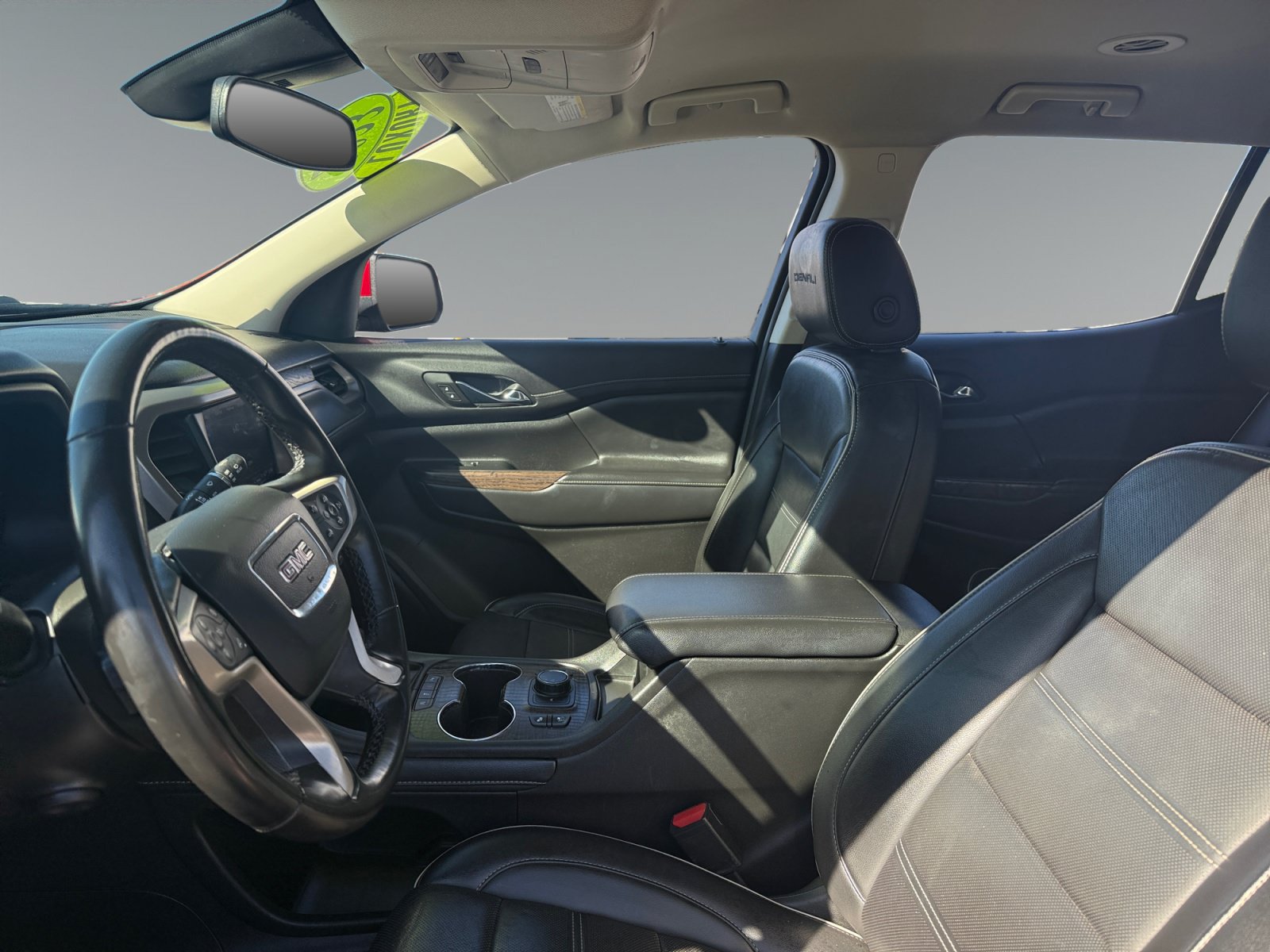 Used 2023 GMC Acadia Denali FWD image 4