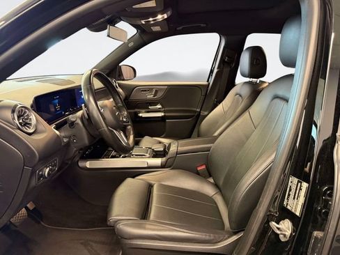 Certified 2022 Mercedes-Benz GLB 250 4MATIC image 18