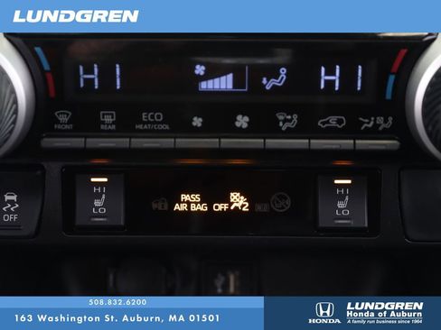 Used 2024 Toyota RAV4 SE w/ Weather & Moonroof Package image 23