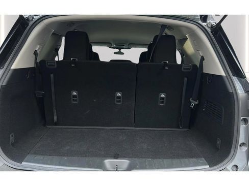Used 2025 Nissan Pathfinder S FWD image 9