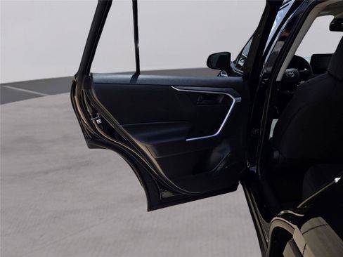 Used 2019 Toyota RAV4 LE image 25