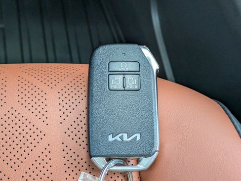 Used 2023 Kia Carnival SX FWD image 30