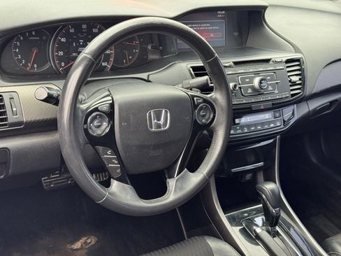 Used 2017 Honda Accord Sport image 15