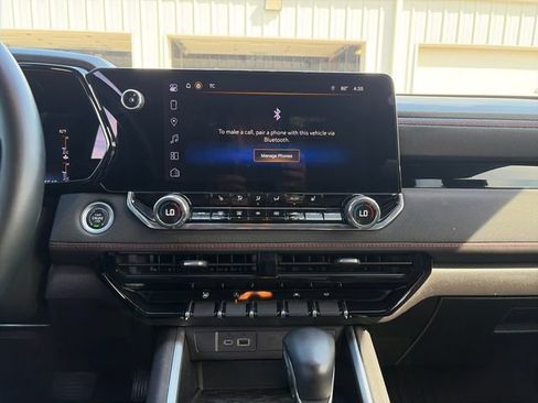 Used 2023 Chevrolet Colorado Z71 w/ Z71 Convenience Package 2 AWD/4WD image 23