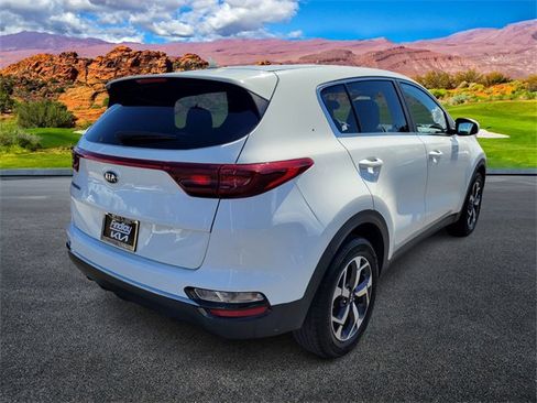 Used 2020 Kia Sportage LX image 4