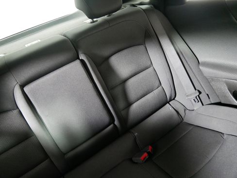 Used 2022 Chevrolet Malibu LT FWD image 14