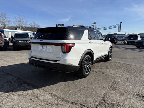 New 2026 Ford Explorer ST-Line w/ ST-Line Street Pack image 7